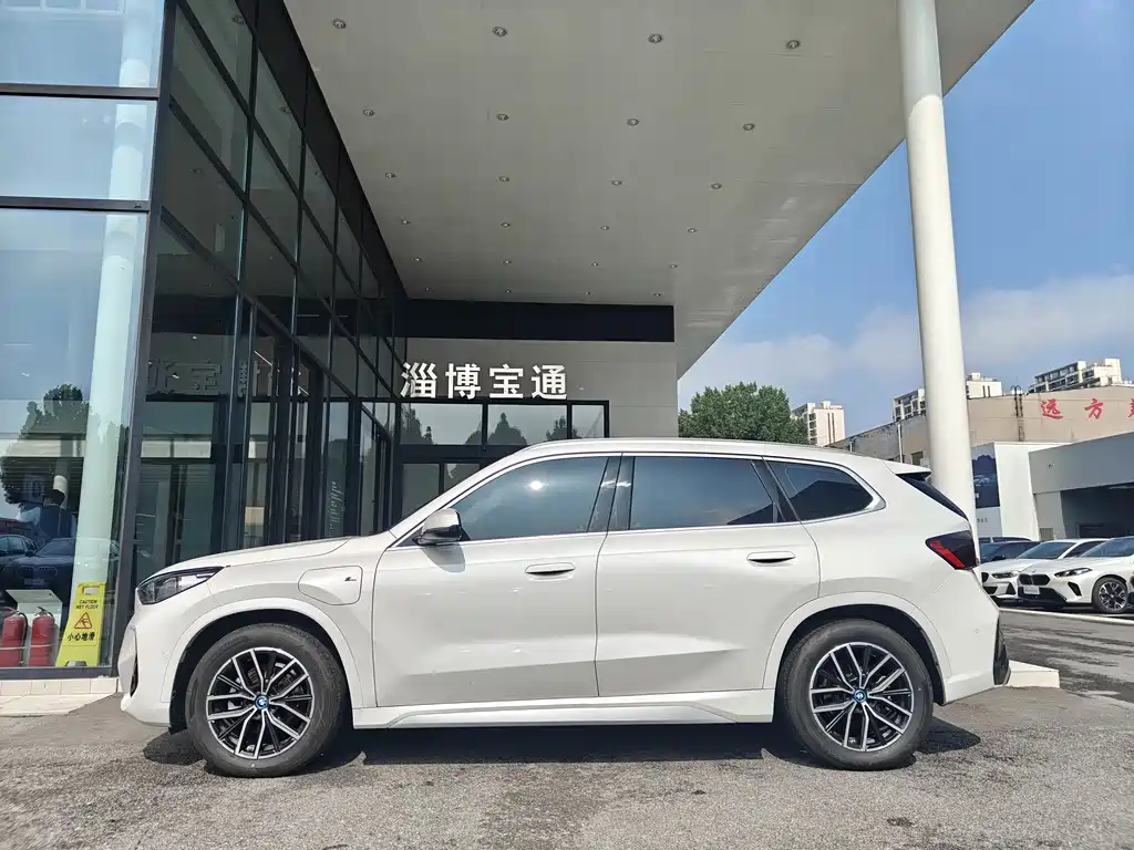 BMW BMW iX1 2023 eDrive25L M Sport Package 2025 - thumbnail 12