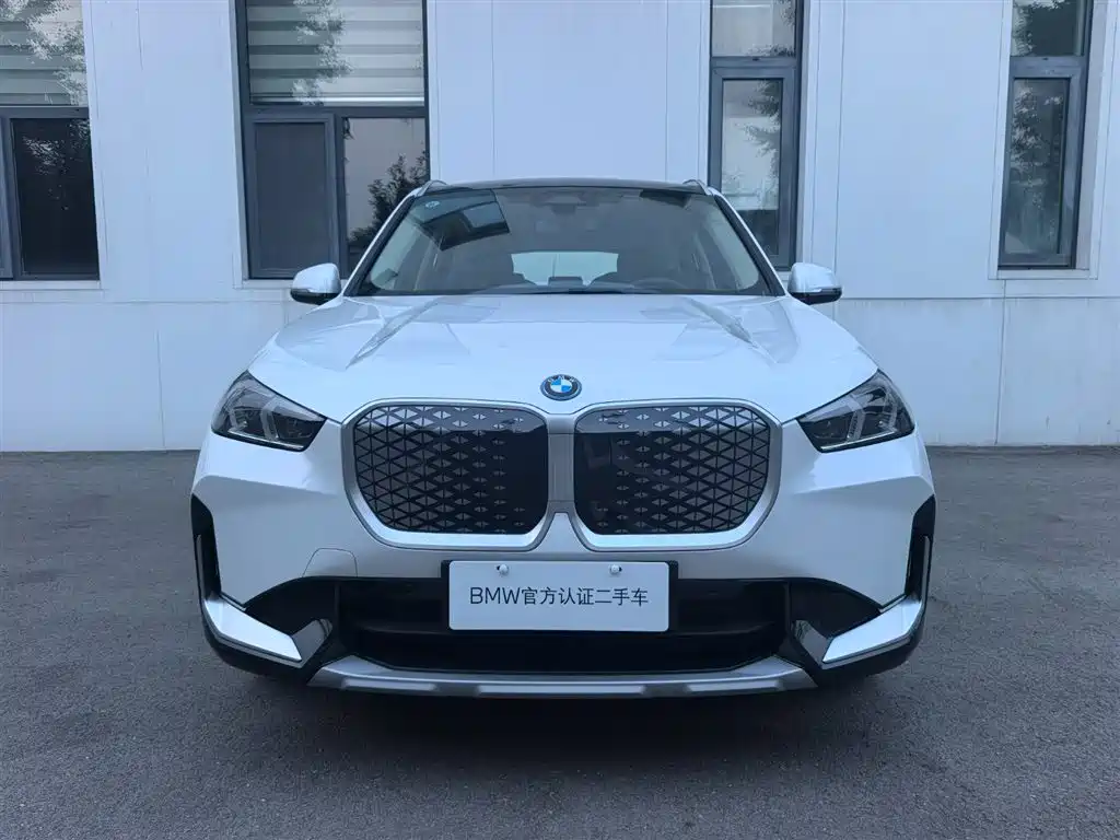 BMW BMW iX1 eDrive25L X Design Package 2025 - thumbnail 2