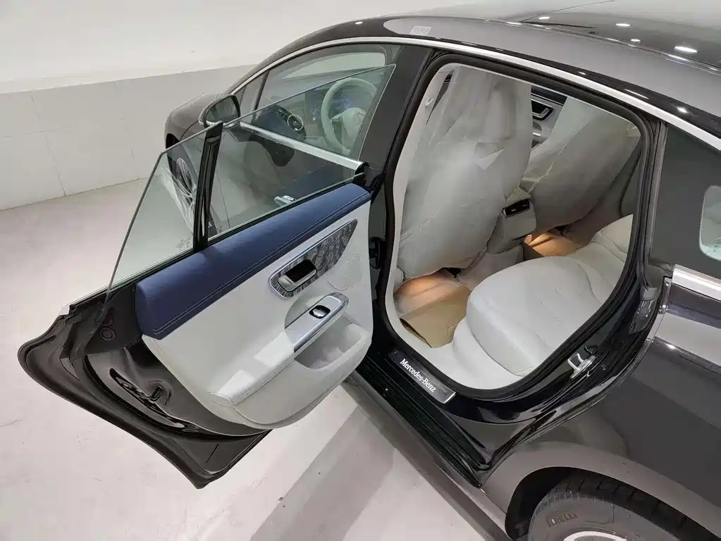 Mercedes-Benz Mercedes-Benz EQE 500 4MATIC 2025 - thumbnail 7