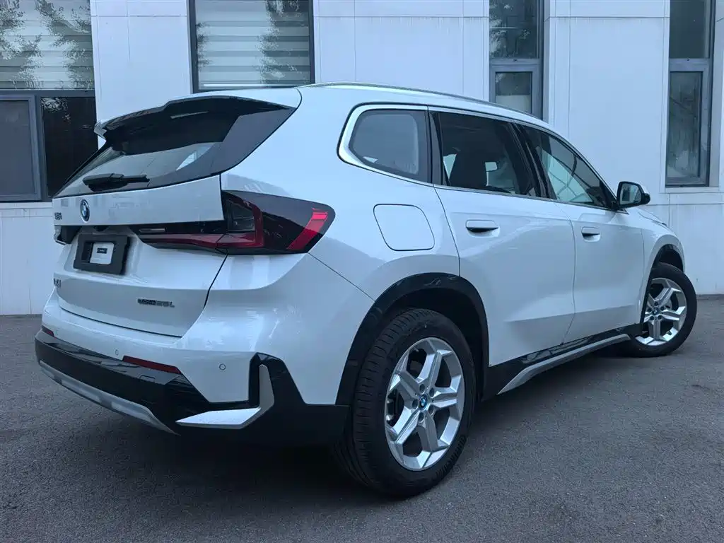BMW BMW iX1 eDrive25L X Design Package 2025 - thumbnail 5