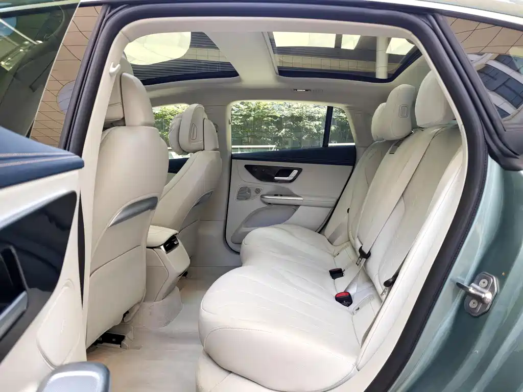 Mercedes-Benz Mercedes-Benz EQE 500 4MATIC Pioneer Edition 2026 - thumbnail 17