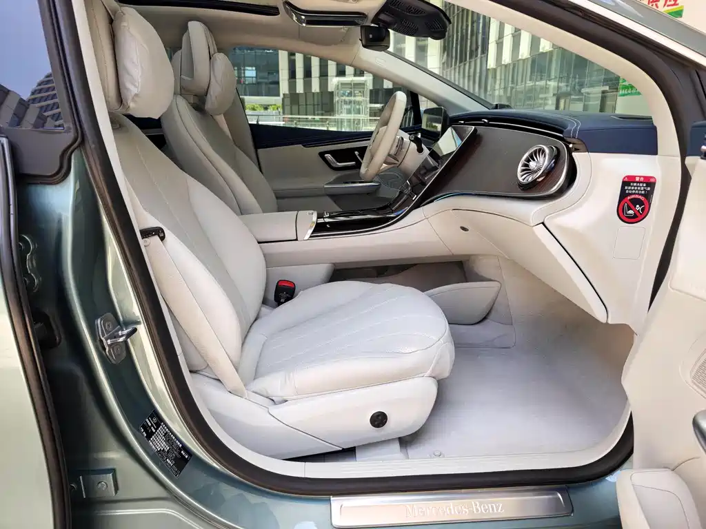 Mercedes-Benz Mercedes-Benz EQE 500 4MATIC Pioneer Edition 2026 - thumbnail 18