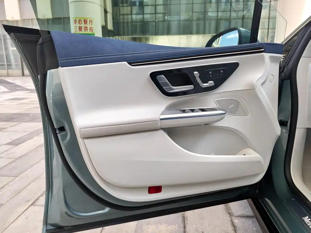 Mercedes-Benz Mercedes-Benz EQE 500 4MATIC Pioneer Edition 2026 - thumbnail 20