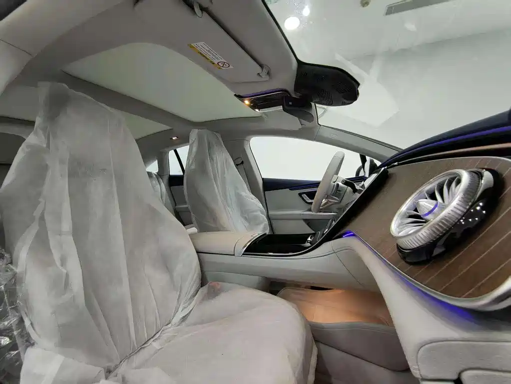 Mercedes-Benz Mercedes-Benz EQE 500 4MATIC 2025 - thumbnail 17