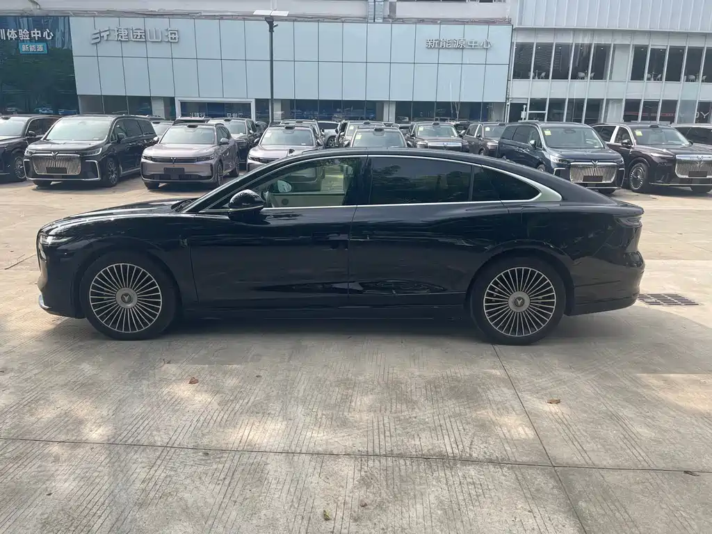 Lantu Auto Voyah Zhuiguang L 2026 AWD Ultra 2025 - thumbnail 4