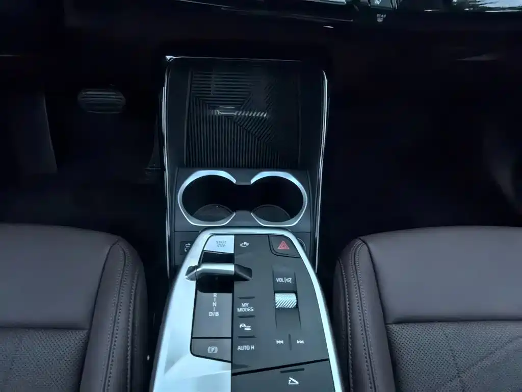 BMW BMW iX1 eDrive25L X Design Package 2025 - thumbnail 13