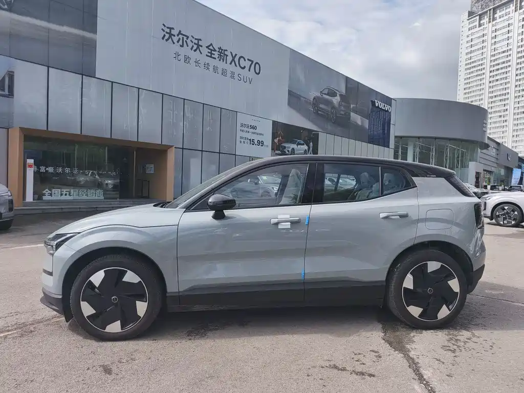 Volvo Volvo EX30 Plus RWD Long Range 2025 2026 - thumbnail 2