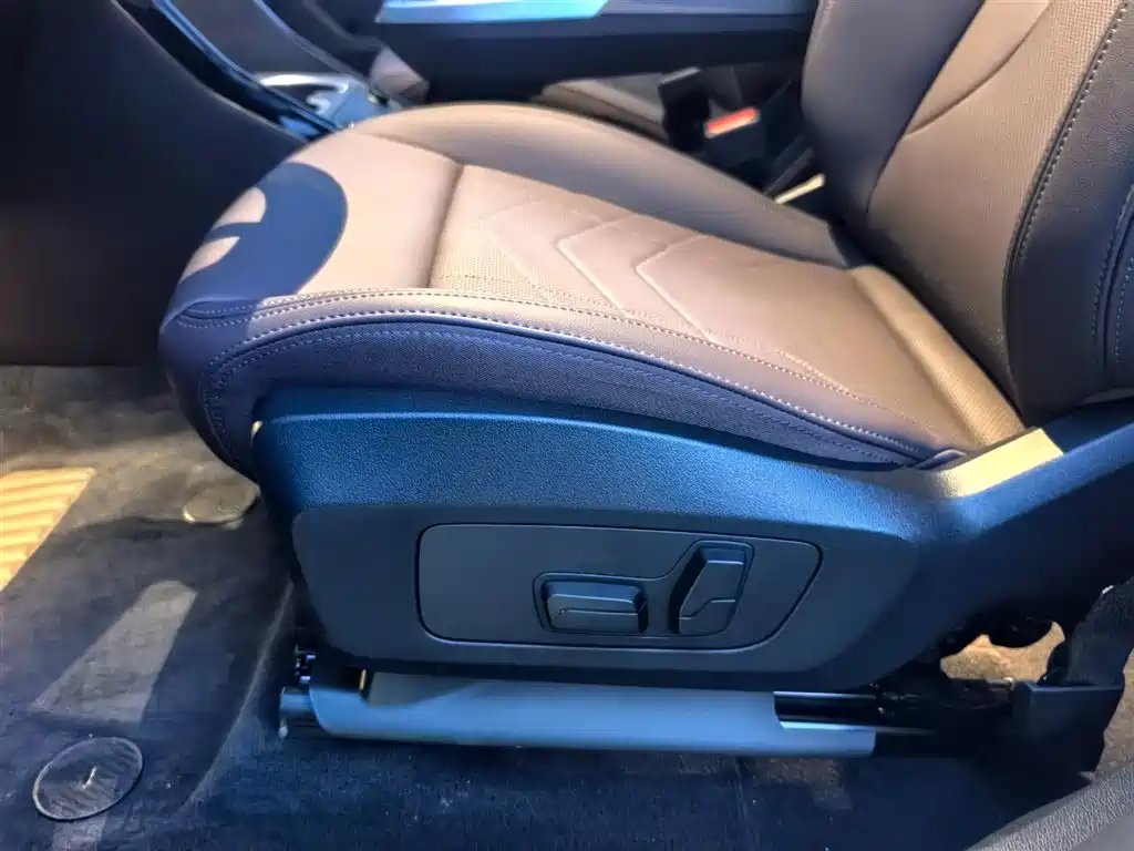 BMW BMW iX1 eDrive25L X Design Package 2025 - thumbnail 14