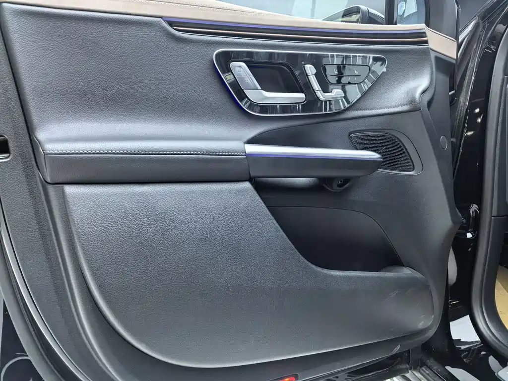 Mercedes-Benz Mercedes-Benz EQE SUV 500 4MATIC 2025 - thumbnail 10