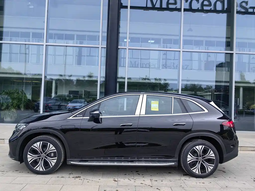 Mercedes-Benz Mercedes-Benz EQE SUV 500 4MATIC 2025 - thumbnail 3