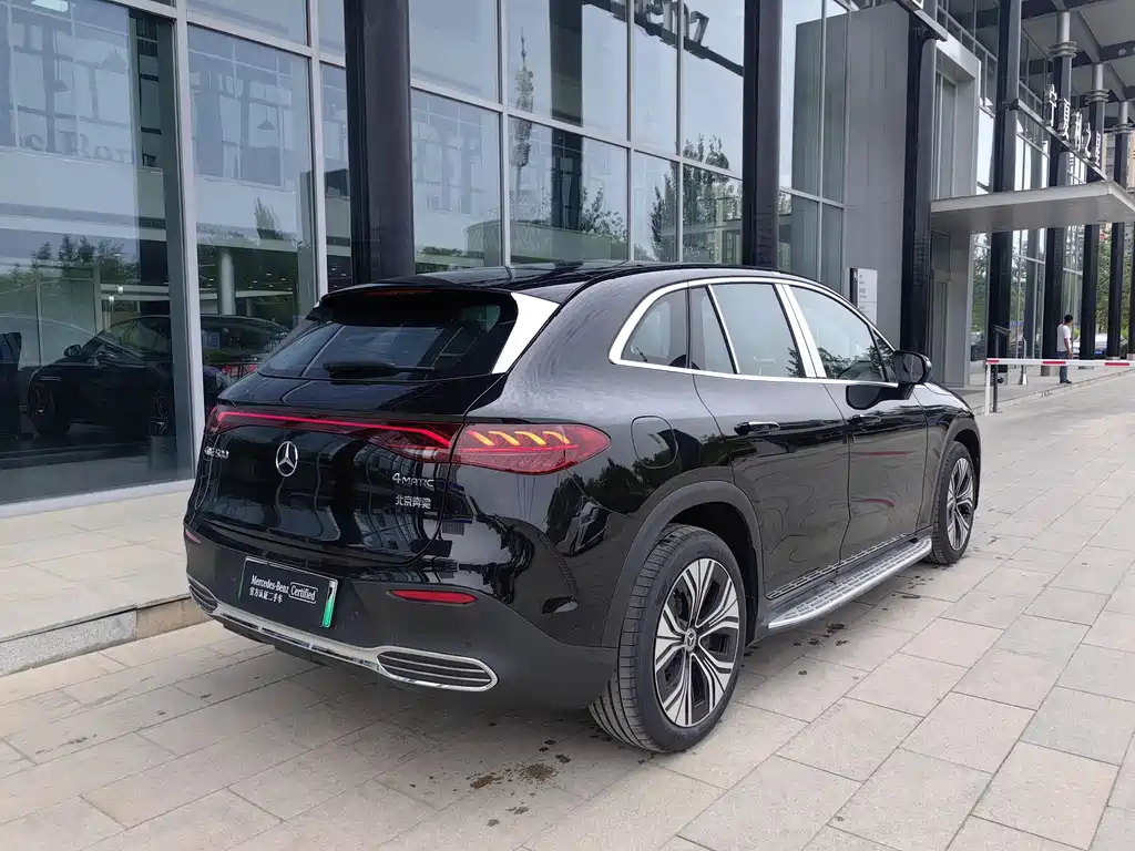 Mercedes-Benz Mercedes-Benz EQE SUV 500 4MATIC 2025 - thumbnail 4
