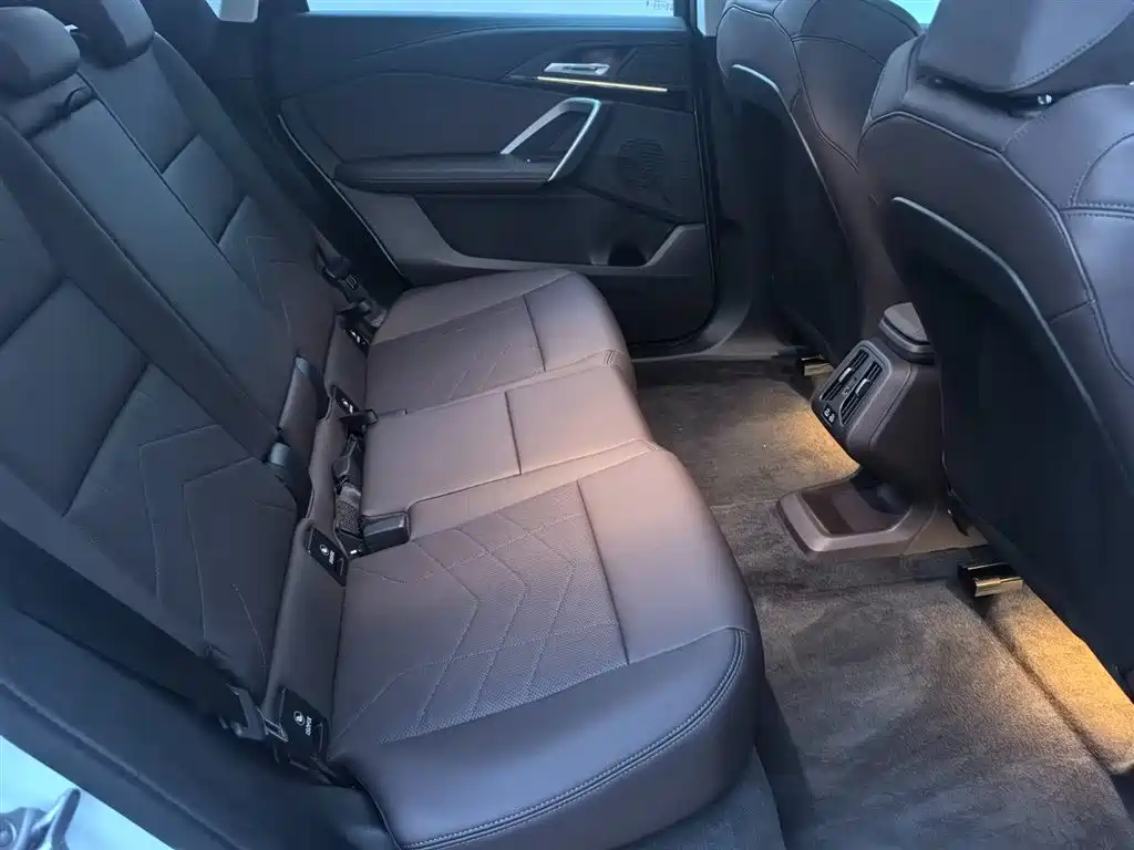 BMW BMW iX1 eDrive25L X Design Package 2025 - thumbnail 21