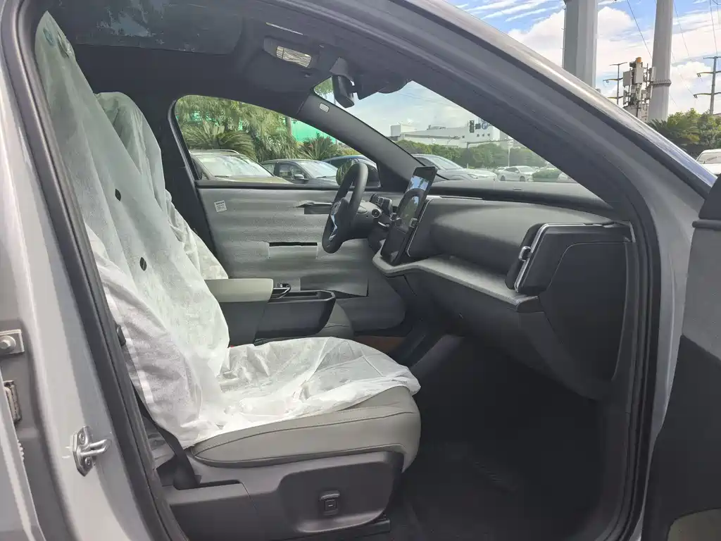 Volvo Volvo EX30 Plus RWD Long Range 2025 2026 - thumbnail 13