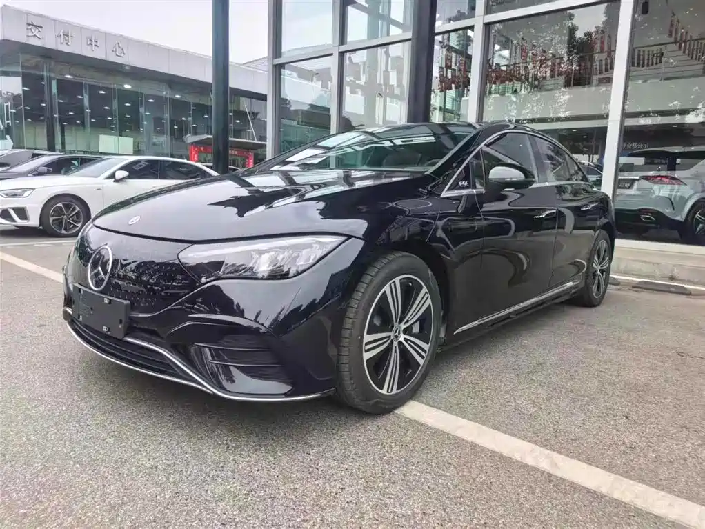 Mercedes-Benz Mercedes-Benz EQE 500 4MATIC 2025 - thumbnail 3