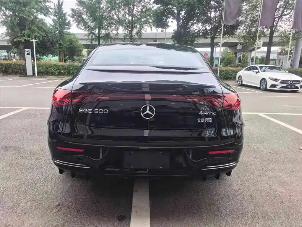Mercedes-Benz Mercedes-Benz EQE 500 4MATIC 2025 - thumbnail 4