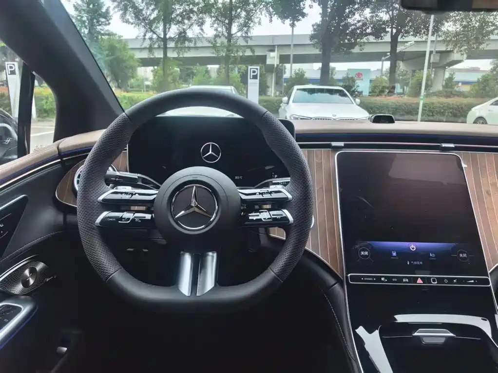 Mercedes-Benz Mercedes-Benz EQE 500 4MATIC 2025 - thumbnail 14