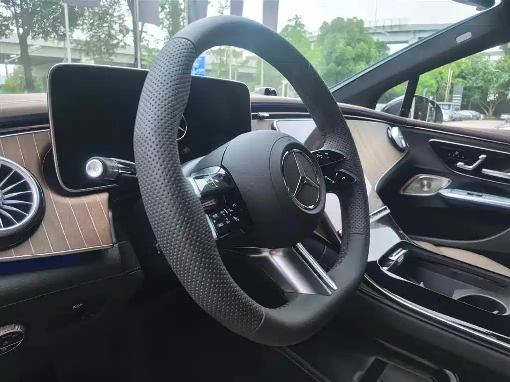 Mercedes-Benz Mercedes-Benz EQE 500 4MATIC 2025 - thumbnail 15