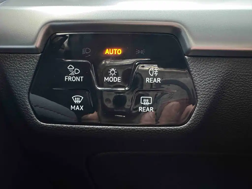 Volkswagen Volkswagen Lamando L 2023 280TSI DSG Xuanla Edition 2023 - thumbnail 11