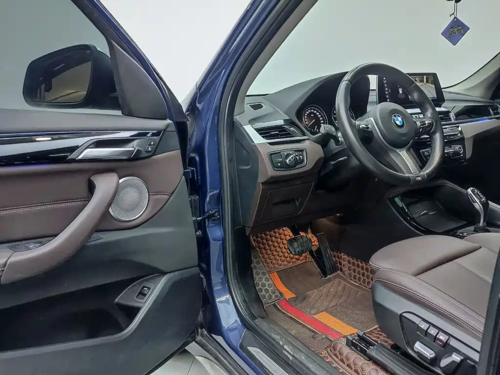 BMW BMW X1 2021 sDrive20Li Premium Edition 2022 - thumbnail 9