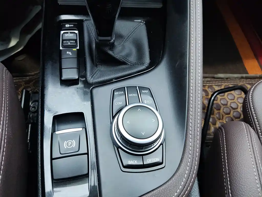 BMW BMW X1 2021 sDrive20Li Premium Edition 2022 - thumbnail 10