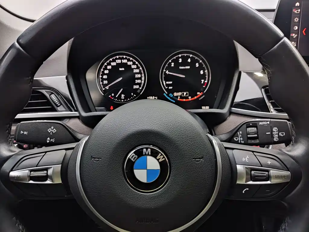 BMW BMW X1 2021 sDrive20Li Premium Edition 2022 - thumbnail 17