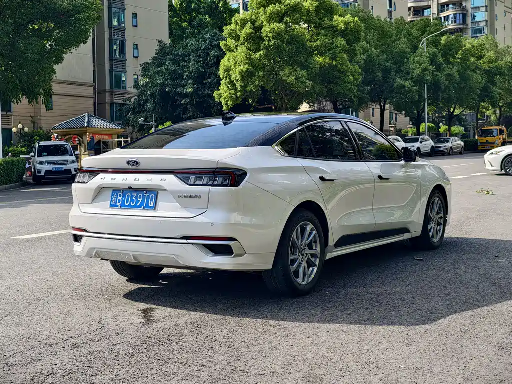 Ford Mondeo 2023 EcoBoost 245 Luxury 2024 - thumbnail 4