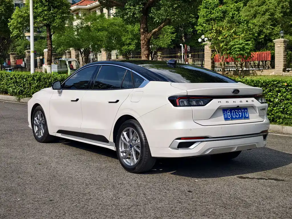 Ford Mondeo 2023 EcoBoost 245 Luxury 2024 - thumbnail 5