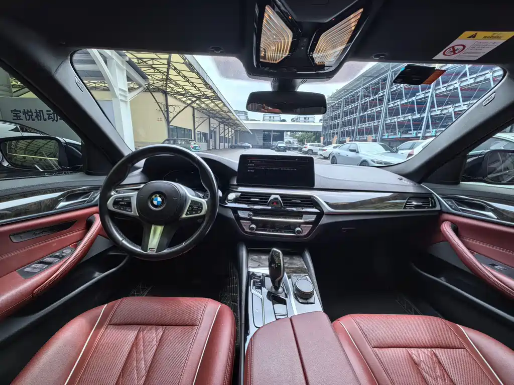 BMW BMW 5 Series 2021 525Li M Sport Package 2021 - thumbnail 6
