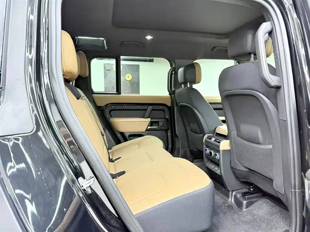 Land Rover Land Rover Defender 2025 110 3.0T P400 X 2024 - thumbnail 6