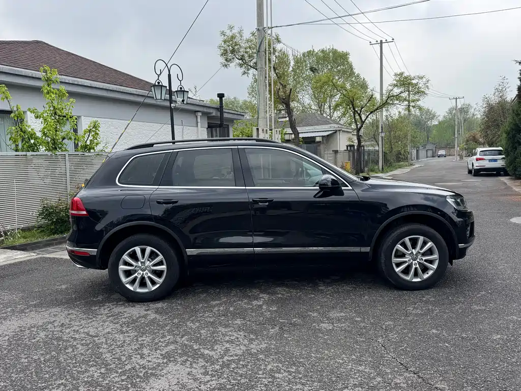 Volkswagen Volkswagen Touareg 2017 3.0 TSI Offroad Edition 2017 - thumbnail 4