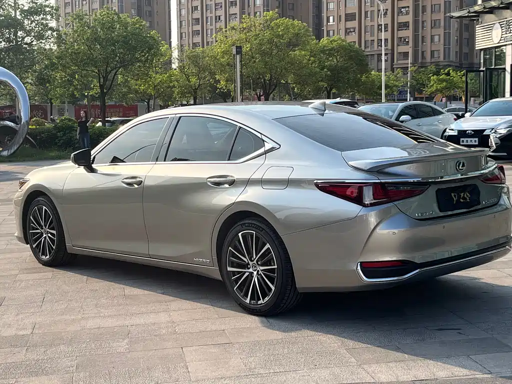 Lexus Lexus ES 2022 300h Premium Edition 2022 - thumbnail 7
