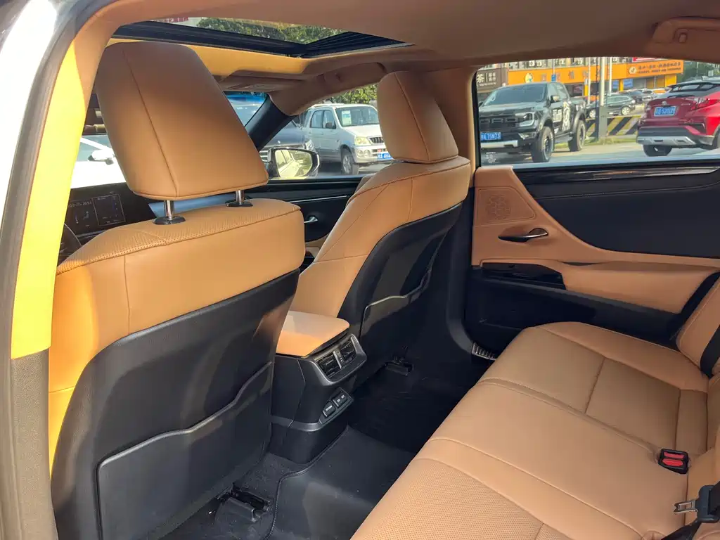 Lexus Lexus ES 2022 300h Premium Edition 2022 - thumbnail 11