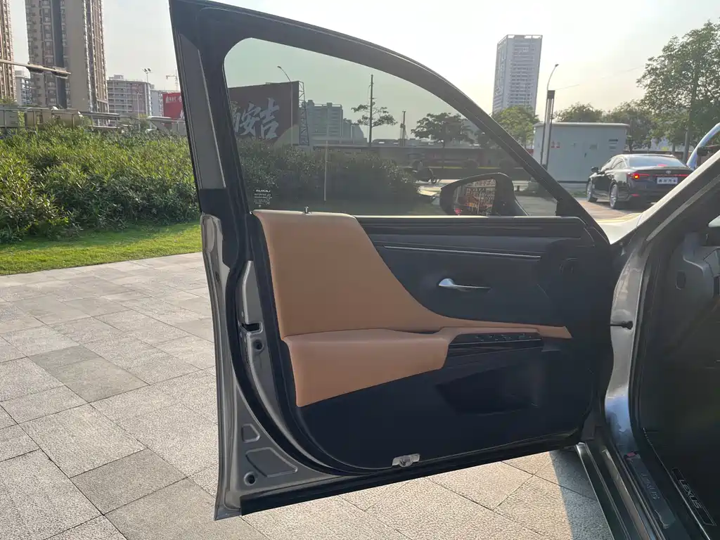 Lexus Lexus ES 2022 300h Premium Edition 2022 - thumbnail 24