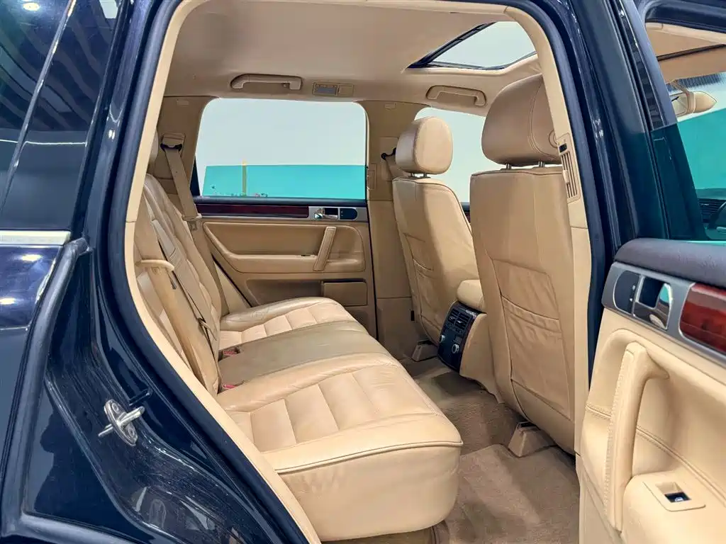 Volkswagen Volkswagen Touareg 2006 4.2L Top Trim 2005 - thumbnail 11