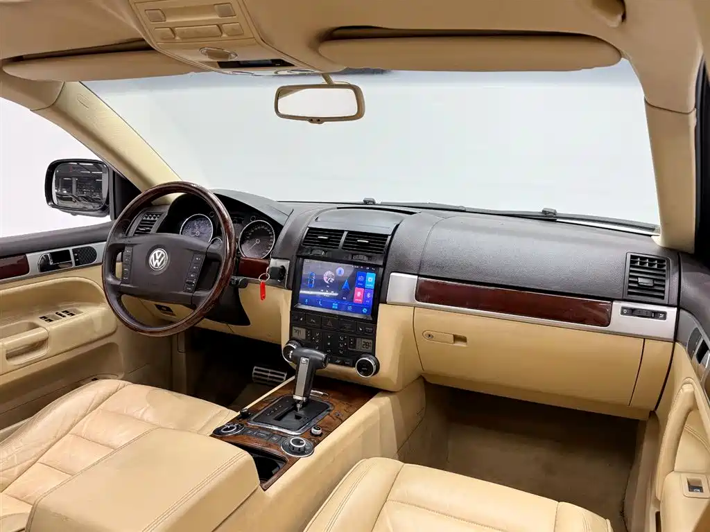 Volkswagen Volkswagen Touareg 2006 4.2L Top Trim 2005 - thumbnail 12