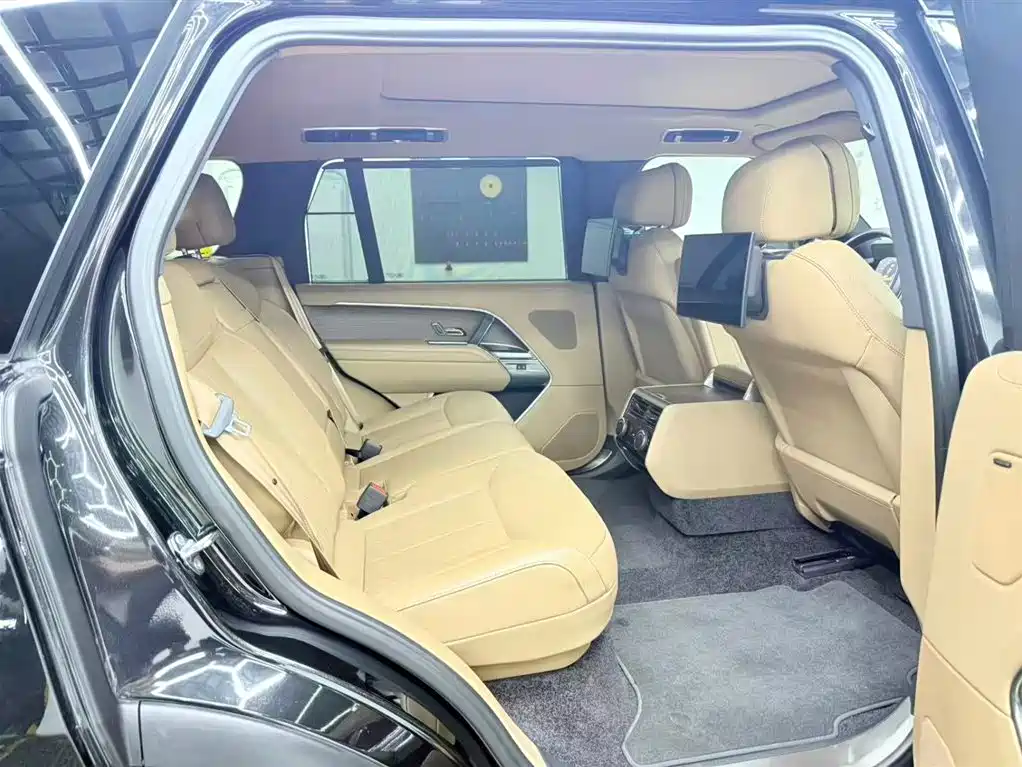 Land Rover Range Rover 2024 3.0 L6 400PS Vogue Extended Wheelbase 2024 - thumbnail 6