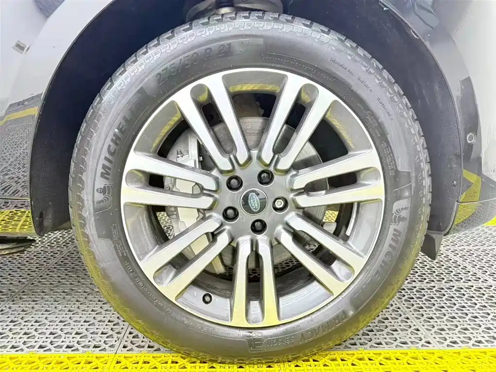 Land Rover Range Rover 2024 3.0 L6 400PS Vogue Extended Wheelbase 2024 - thumbnail 13