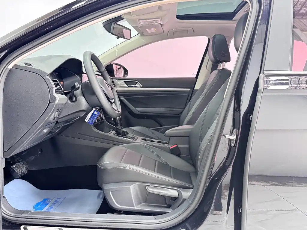 Volkswagen Volkswagen Lavida 2022 1.5L Automatic Comfort Edition 2022 - thumbnail 9