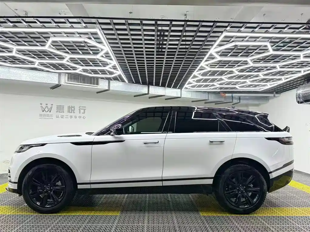 Land Rover Range Rover Velar 2023 250PS Black Edition 2022 - thumbnail 3
