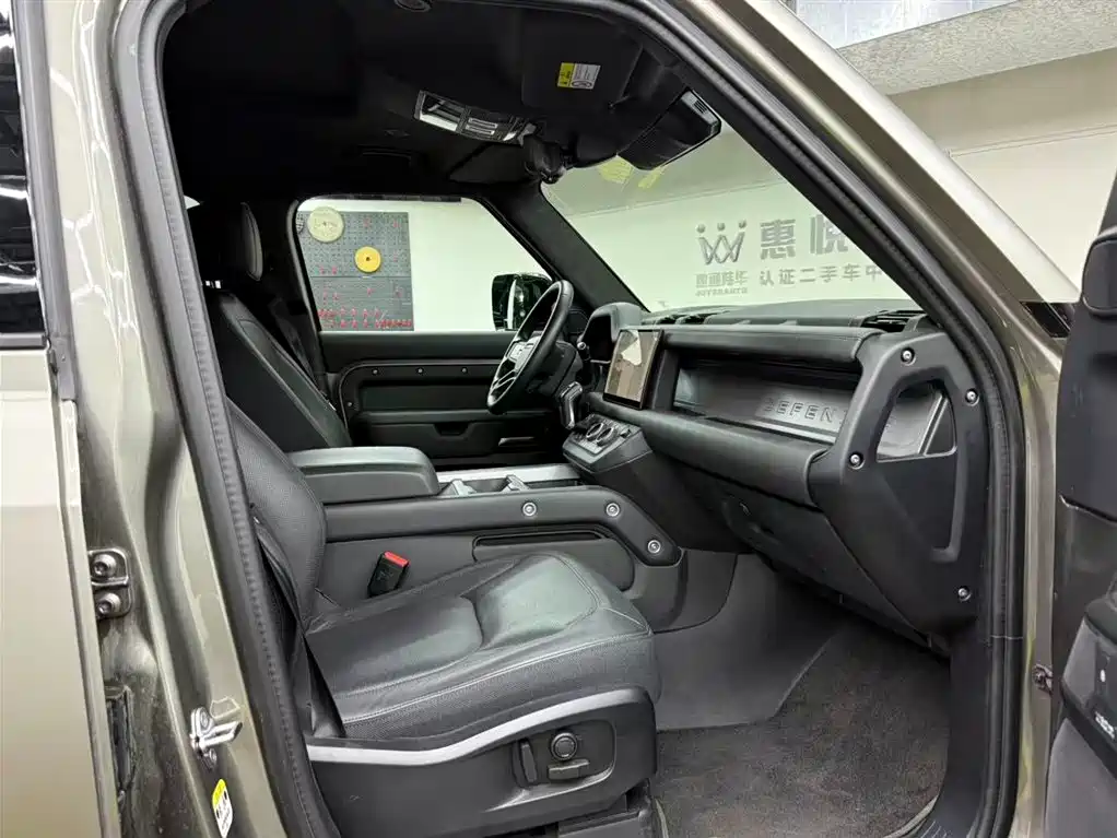 Land Rover Land Rover Defender 2025 110 3.0T P400 X 2024 - thumbnail 6