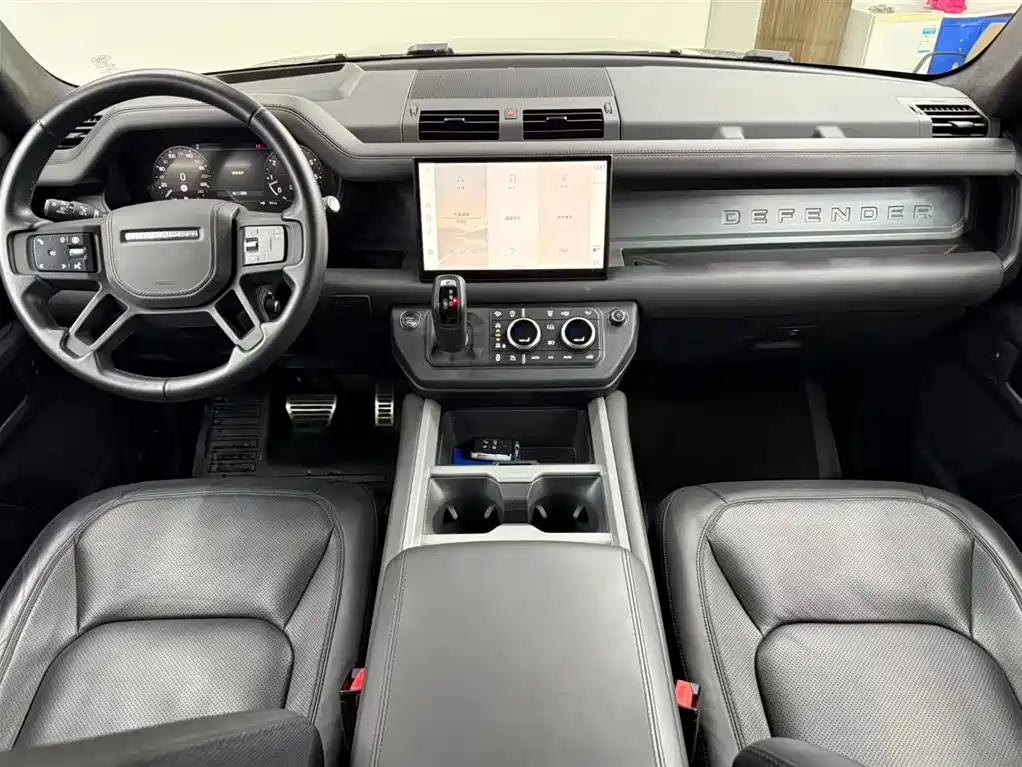 Land Rover Land Rover Defender 2025 110 3.0T P400 X 2024 - thumbnail 8