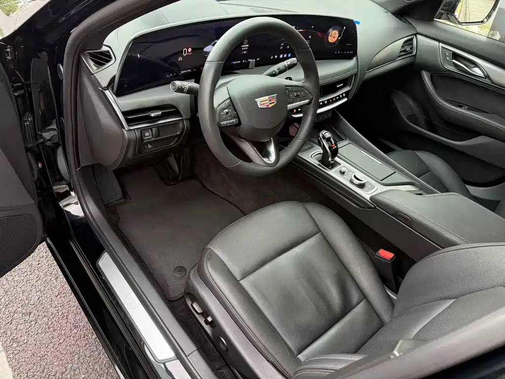Cadillac Cadillac CT5 2024 28T Luxury Pro 2024 - thumbnail 6