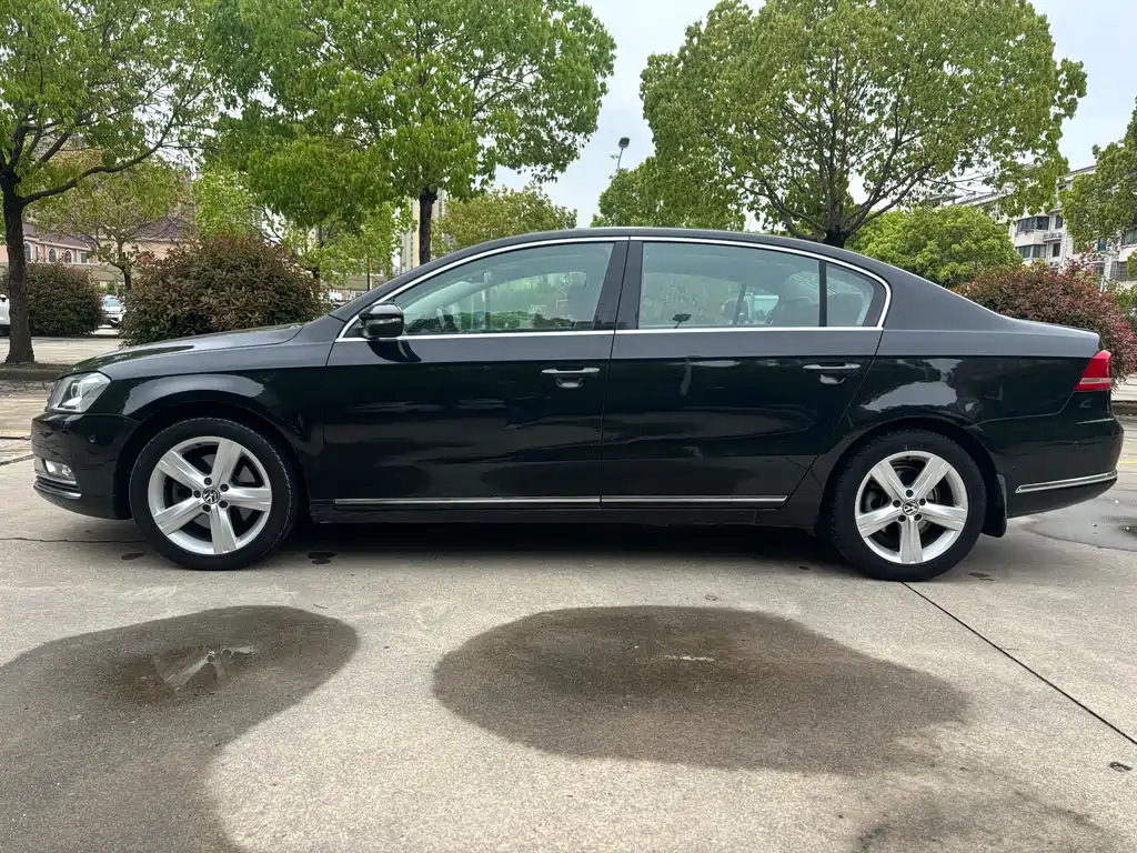 Volkswagen Magotan 2015 Facelift 1.8TSI Prestige 2015 - thumbnail 3