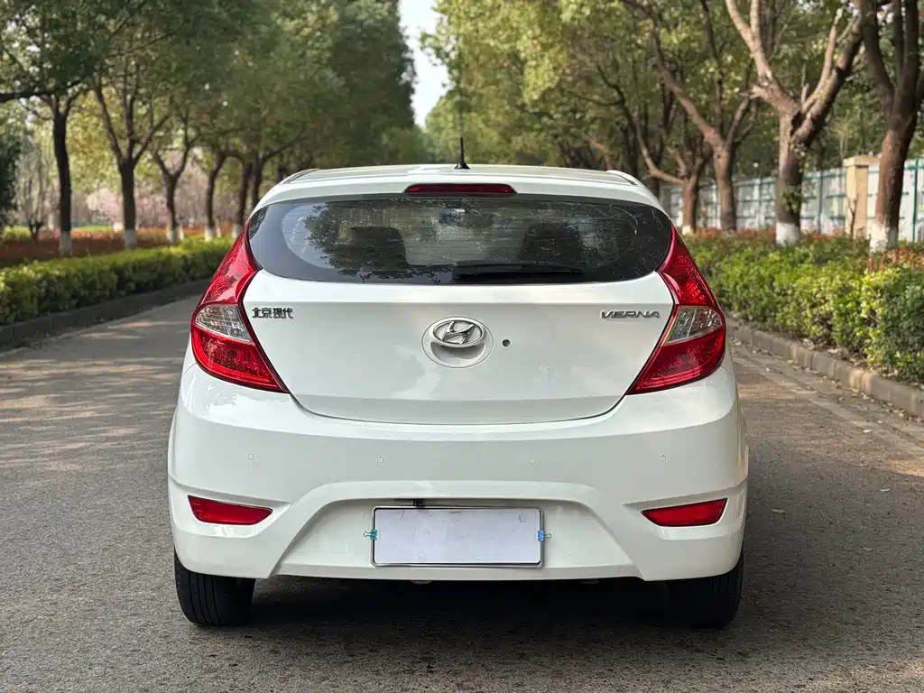 Hyundai Hyundai Reina 2014 1.4L Automatic GLX 2014 - thumbnail 4