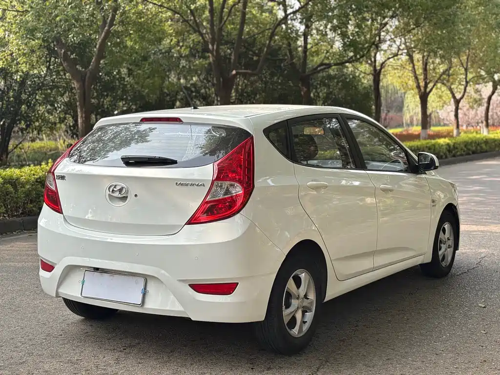 Hyundai Hyundai Reina 2014 1.4L Automatic GLX 2014 - thumbnail 5