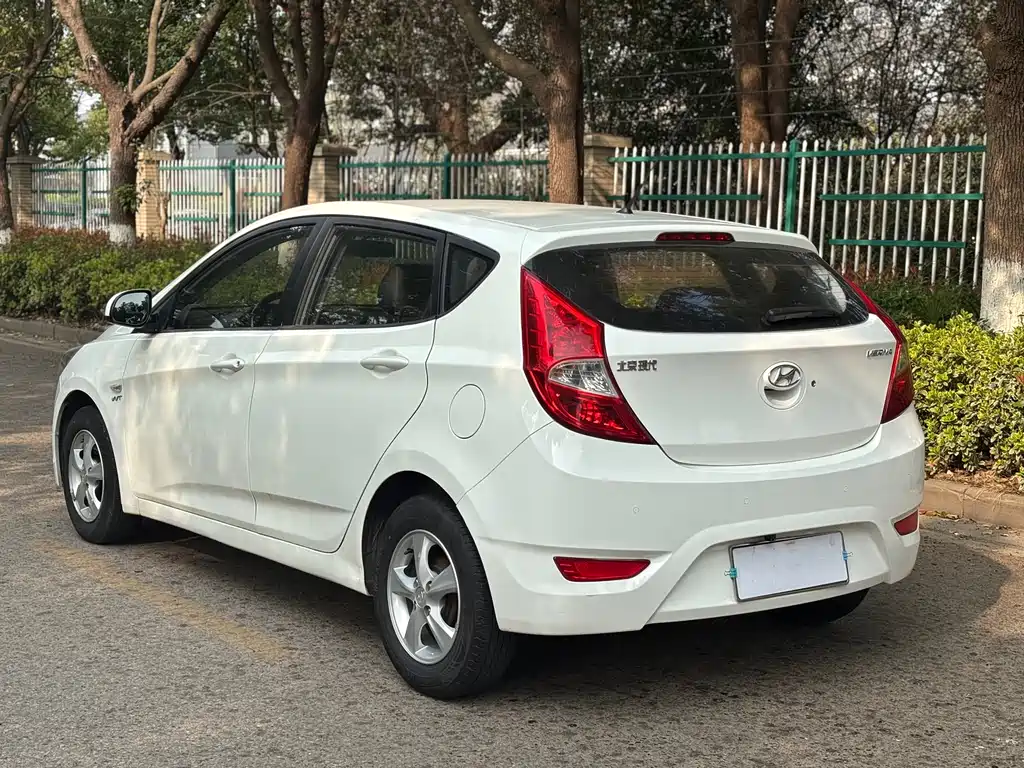 Hyundai Hyundai Reina 2014 1.4L Automatic GLX 2014 - thumbnail 6