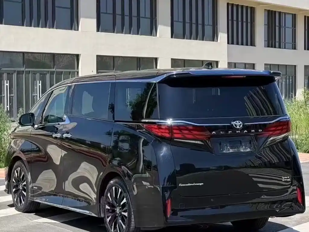 Toyota Alphard 2025 Hybrid 2.5L Premium Gold Edition 2026 - thumbnail 5