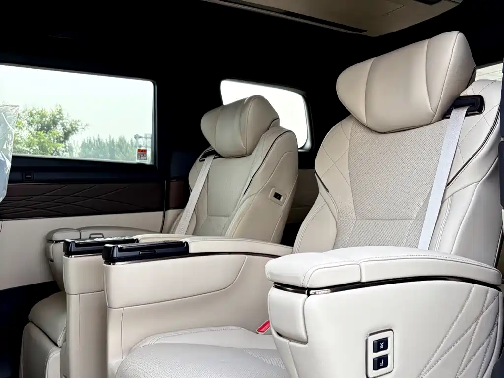 Toyota Alphard 2025 Hybrid 2.5L Premium Gold Edition 2026 - thumbnail 8