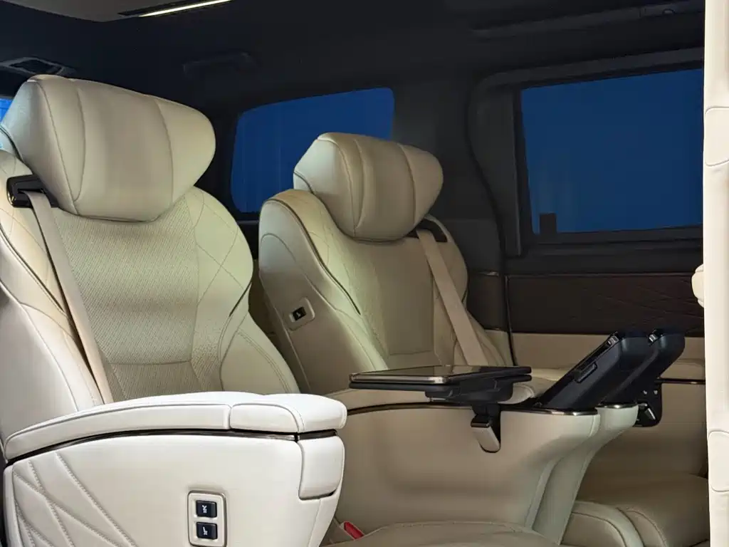 Toyota Alphard 2025 Hybrid 2.5L Premium Gold Edition 2026 - thumbnail 10