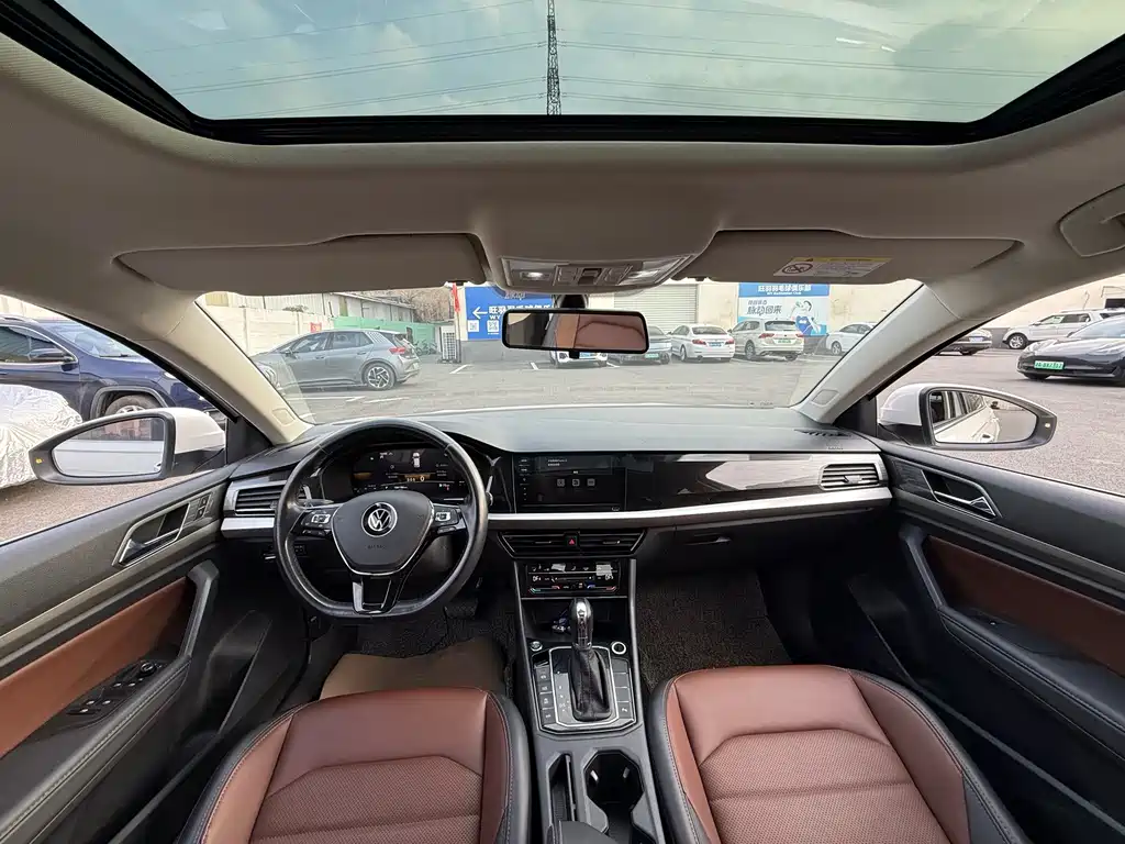 Volkswagen Lavida 2022 280TSI DSG Luxury Edition 2022 - thumbnail 4